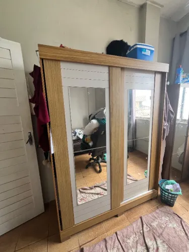 Guarda roupa duas portas de correr e dois espelhos