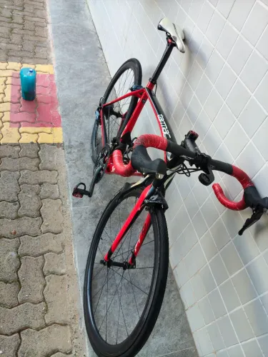 BIKE TARMAC SL4, GRUPO ULTEGRA 11V, RODAS DE CARBONO ELITE ULTRALITE, BIKE PESA 6,750KG