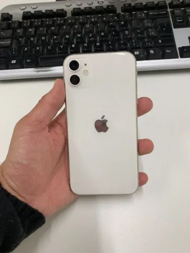 iPhone 11 256GB Branco Seminovo 69% // impecável // retirada na Savassi
