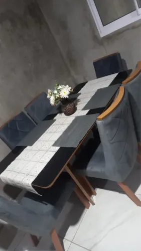 Mesa de Jantar 6 cadeiras.
