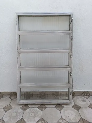 Janela Basculante 5 Folhas