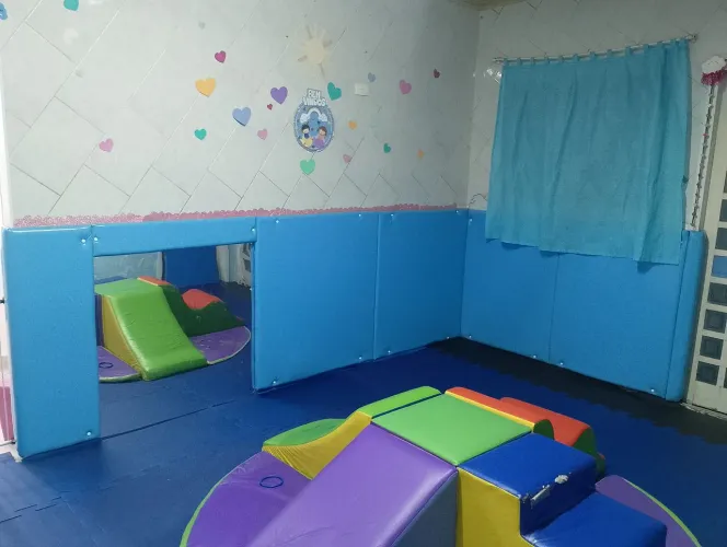 Parede de proteção para área baby