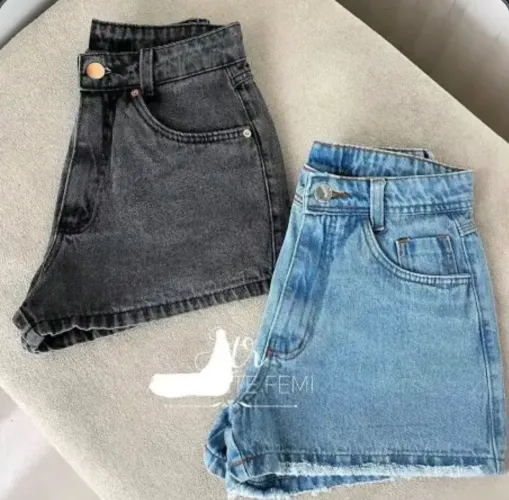 short jeans azul