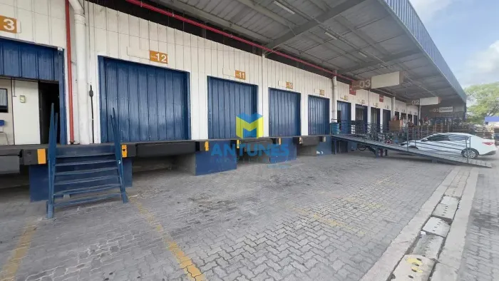 Alugue Galpão em Prazeres Condomínio Logistico 926m² com 03 docas e rampa