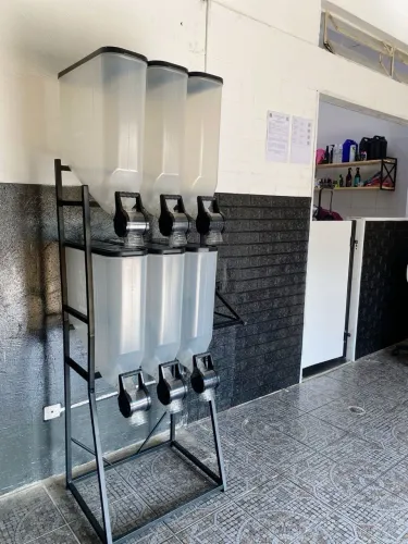 Vende-se Dispenser Para Ração ***NOVO NUNCA USADO