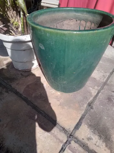 Vendo vaso de cimento largura 48 altura 50.