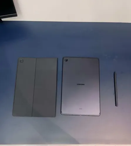 Samsung Galaxy Tab S6 Lite 128GB + S Pen + Capa Original - Estado de Novo!