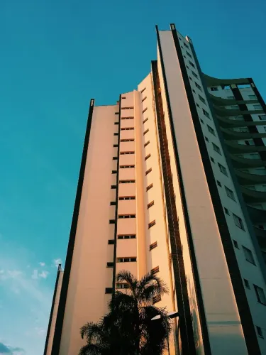 Apartamento no Village Towers, 3 quartos a venda