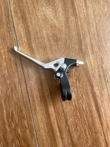 Vendo manete de motorizada com trava