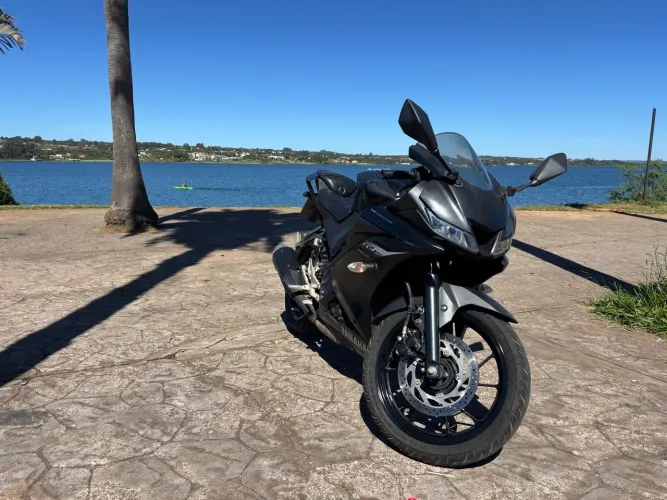 Yamaha R15 - 155cc