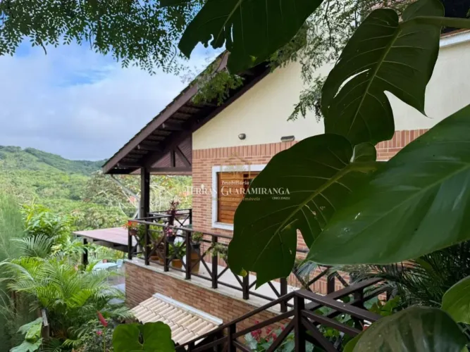 Uma imóvel exclusivo na serra, onde o conforto encontra a natureza!