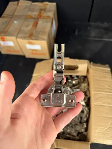 300 dobradiças Blum originais 107° MODUL 95S1550CB NOVAS
