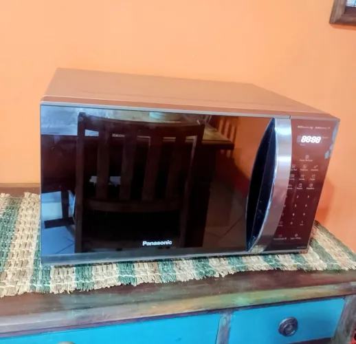 Microondas Panasonic 27 lts com grelha removível 110v