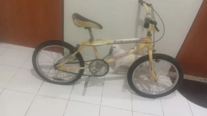 Vende-se Bicicleta BMX Aro 20
