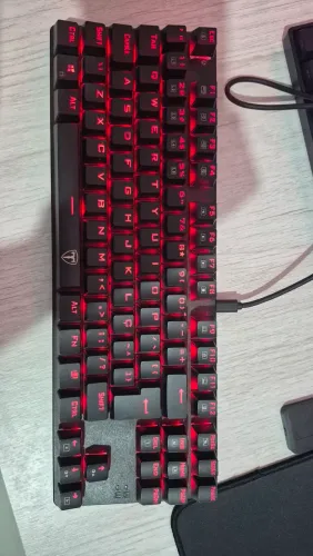 T-dagger bora rgb semi novo, meu recado antigo e estar parado aqui na mesa