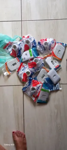 Diversos Tipos de Tomadas Elétricas