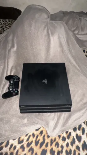 VENDO PS4 COMPLETO COM 2 CONTROLES E CAIXA!!!