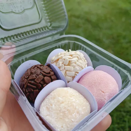 Brigadeiro Confeitado