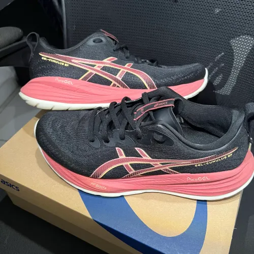 tênis asics gel cumulus 27 feminino tamanho 39 preto e coral com caixa
