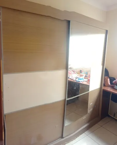 Guarda-roupa casal usado