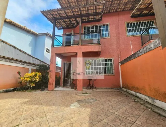 Casa 2 quartos com quintal, Village - Rio das Ostras/RJ