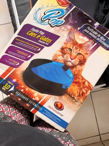 Fonte para pets gatos com motor