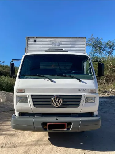 Vende-se Volkswagen 8-120/2001