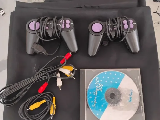 Kit 2 joysticks dvd Lenoxx + cabo RCA 3 vias + RCA 1 via + cd vcd 300 jogos
