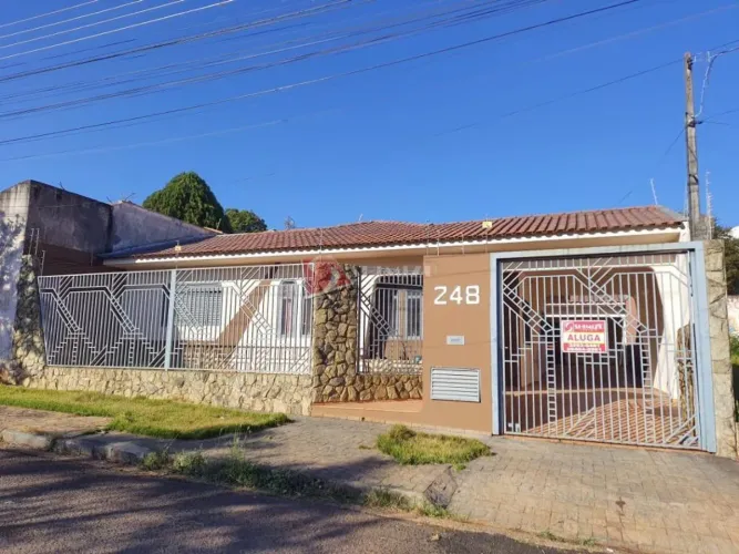 Casa para alugar em Maringá, Cidade Jardim, com 3 quartos, com 193 m²