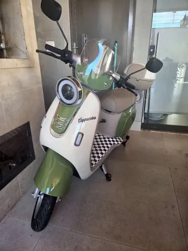 Scooter Elétrica Modelo Cappuccino 1000W - Estilo Retrô Vespa