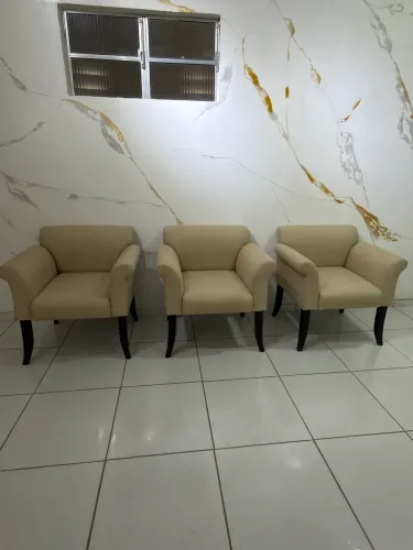 3 poltronas madeira maciça 