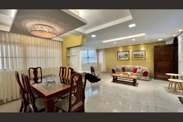 Casa à Venda - Santa Inês, 4 Quartos, 258 m2