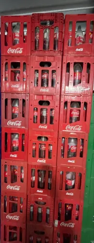 Caixa com vasilhames de 1 Litro