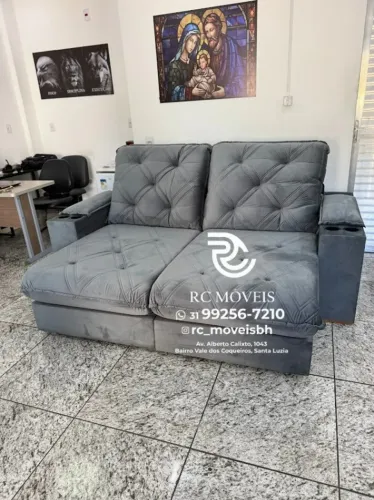 Sofá Retrátil Reclinável Cuiabá com Porta Copos D33 Molas Ensacadas | Garantia Inclusa