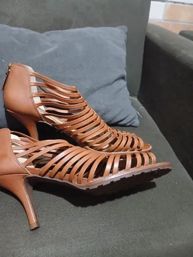 Sandalia arezzo 37