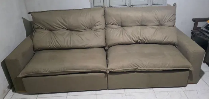 Sofá Retratil e reclinavel, reforçado, com molas Ensacadas - Tecido Suede Bege