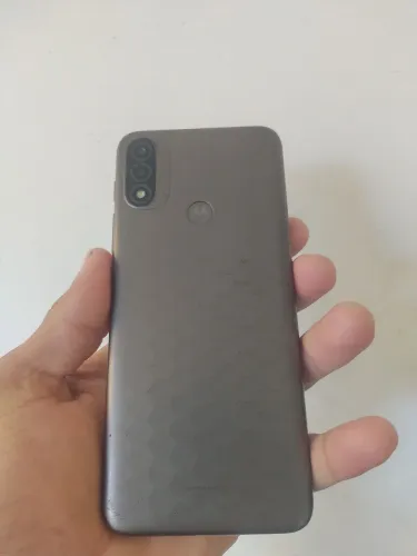 Celular Motorola E20