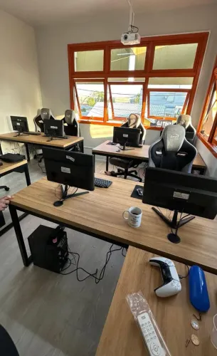 Mesa estilo industrial Escritório Home office sala gamer escrivaninha sala de jantar 