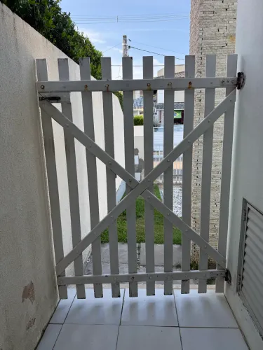 Portão de madeira 1,35 x 1,80 m completo