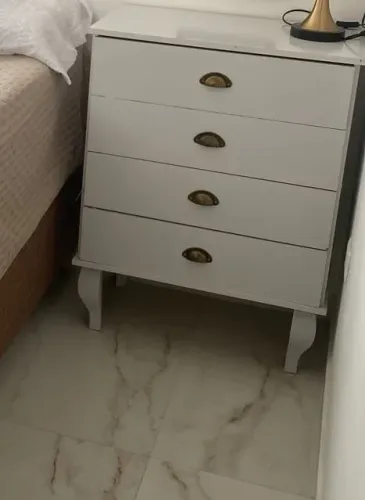 Comoda com 4 gavetas de 70 cm de largura