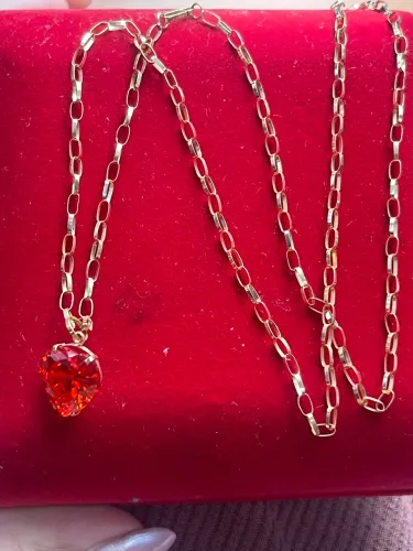 Cordão de ouro com pingente