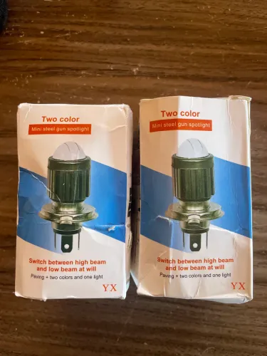 Lâmpada LED 12V H4 de dupla cor para faróis automotivos ou de motocicletas.