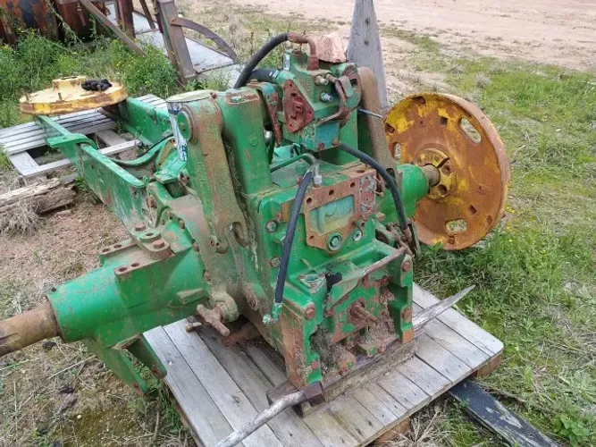 Traseira, caixa e deferencial do John Deere 6405