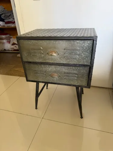 Mesa em aço