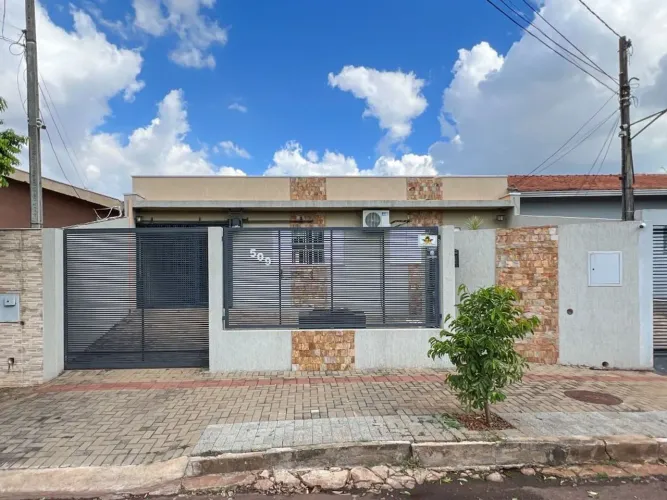 Casa com 2 dormitórios à venda, 150 m² por R$ 780.000,00 - Maria Lúcia - Londrina/PR