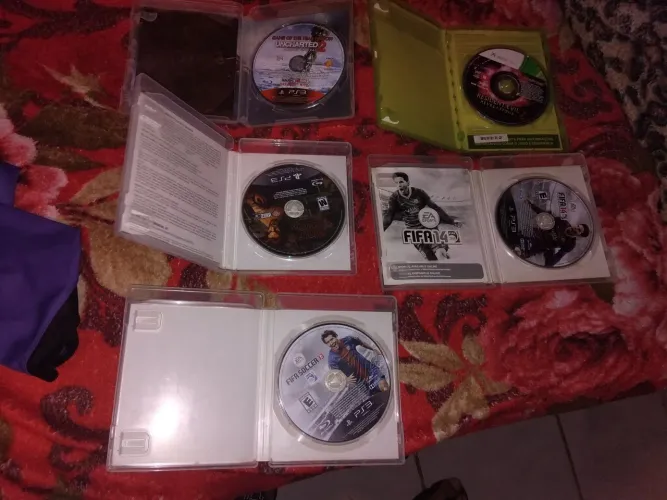Lot de jogos ps3 e um jogo de xbox 360