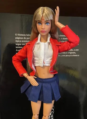Boneca Mia, Anahi - RBD articulada
