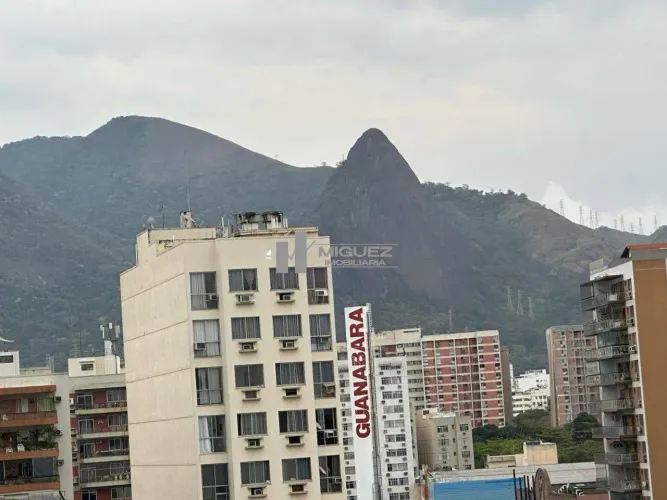 Apartamento à venda Varanda sala 3 quartos sendo um suíte 2 vaga de garagem prédio infraes