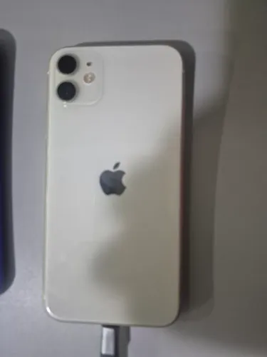 Iphone 11 128gb sem detalhes - Saude da Bateria 72%