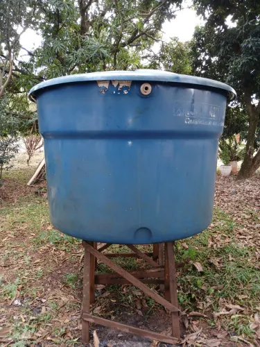Vendo caixa d'água 2000 lts usada em bom estado